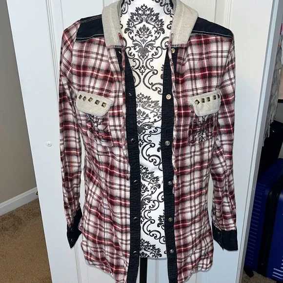 Buckle BKE Eased Hooded Button Down - Picture 2 of 12